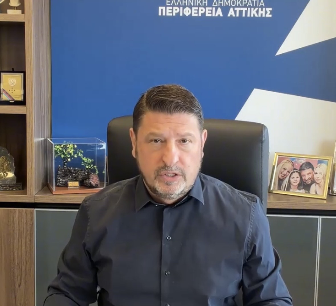 «Ό,τι πιο άνανδρο μπορεί να κάνει κάποιος», είπε ο Μαρινάκης για τους βανδαλισμούς έξω από το σπίτι του Χαρδαλιά