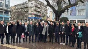«Μπλόκο» σε Τούρκο πολιτικό που χαιρέτησε ως Γκρίζος Λύκος στη Ξάνθη – Της απαγορεύτηκε η είσοδος στη χώρα