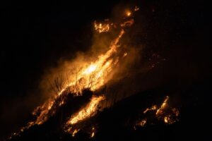 Θεσσαλονίκη: Αγωνία για τον εντοπισμό 12χρονου μετά τη φονική φωτιά στο Δερβένι – Νεκρός ο πατέρας του, στο νοσοκομείο η μητέρα