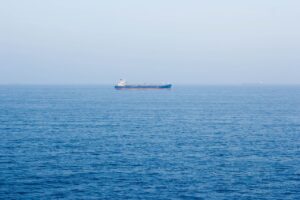 Το Ιράν κλείνει ξανά τα Στενά του Ορμούζ: «ΗΠΑ και Ισραήλ παραβίασαν την κατάπαυση του πυρός» λέει η Τεχεράνη