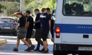 Σοκάρει η ιατροδικαστική για τον 15χρονο στην Καλλιθέα: «Το θύμα έφερε βαθύ τραύμα στην καρδιά»