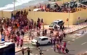 Θέουτα σε κατάσταση συναγερμού: Μετανάστες εισβάλλουν σε σπίτια κατοίκων – Σοκαριστικές εικόνες