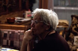 Συντάξεις χηρείας: «Ανάσα» για χιλιάδες δικαιούχους η κατάργηση της περικοπής του νόμου Κατρούγκαλου