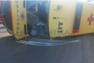 Σοκ στα Χανιά: Ασθενής πέθανε μετά από σφοδρό τροχαίο με ασθενοφόρο – Αναποδογύρισε το όχημα