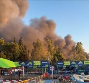 Φωτιά στο Γουδή: Μεγάλη πυρκαγιά στο Badminton Theater – Ήχησε το 112 (βίντεο)