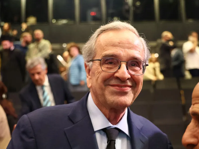 Χαμόγελα για Λαζόπουλο