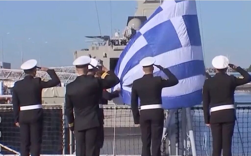 Υψώθηκε η ελληνική σημαία στη φρεγάτα Belharra «Νέαρχος» - Δένδιας: Tο καλύτερο πλοίο στον πλανήτη